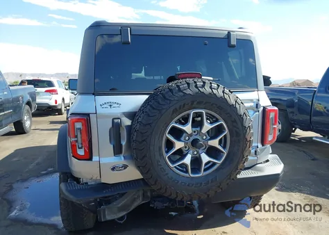 2023 Ford Bronco Base z USA, uszkodzony, nr VIN 1FMEE5DH1PLB80694